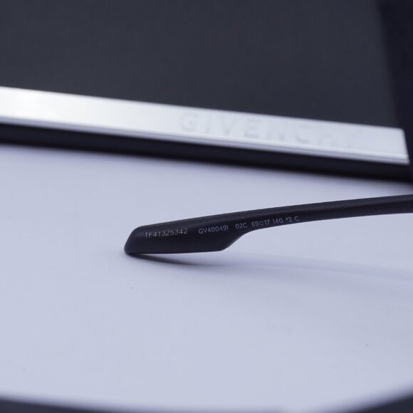 Givenchy GV40049I 02C Geometric Sunglasses - Matte Black/Smoke Mirror - Picture 6 of 9